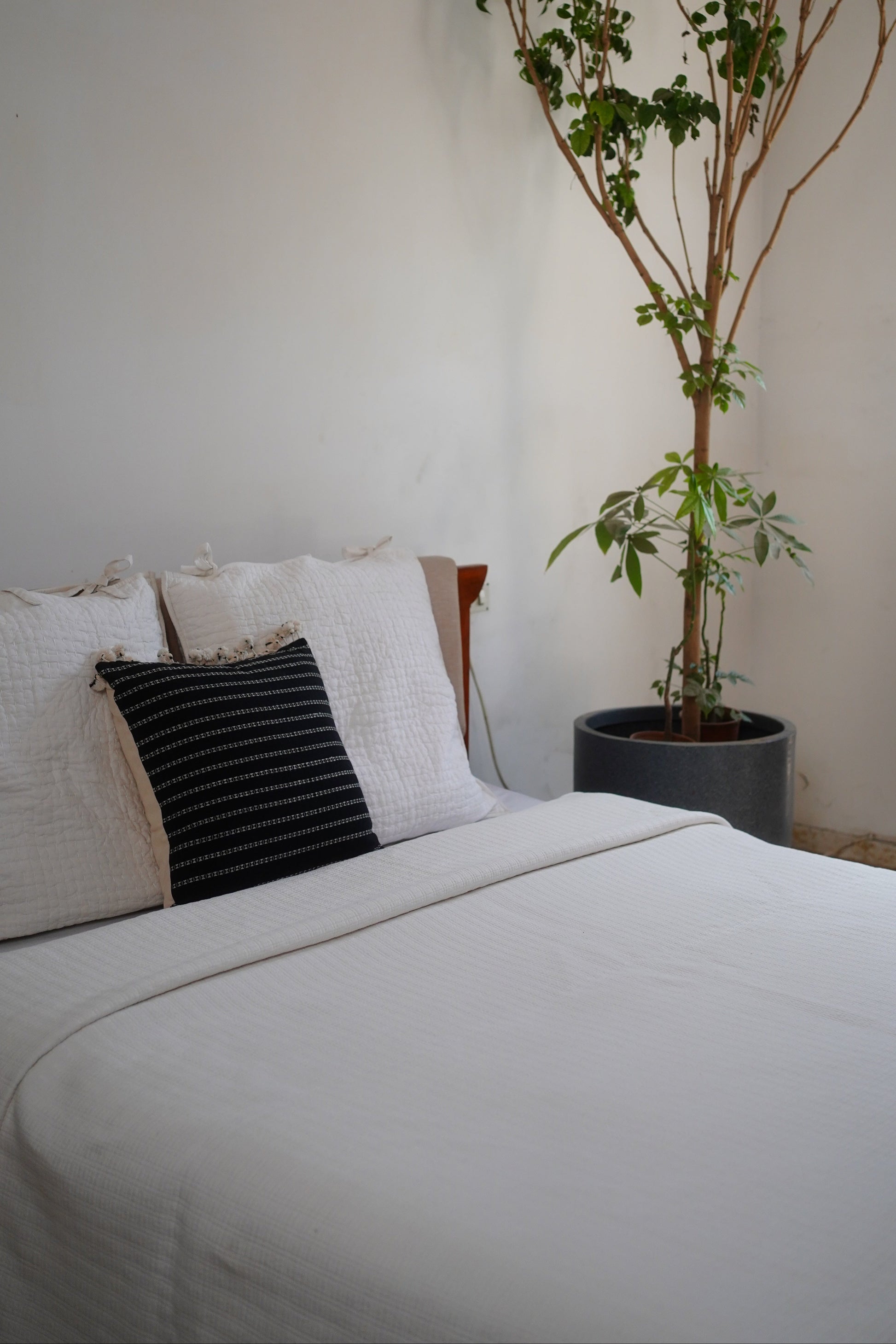 EDA HANDWOVEN CUSHION - MONOCHROME