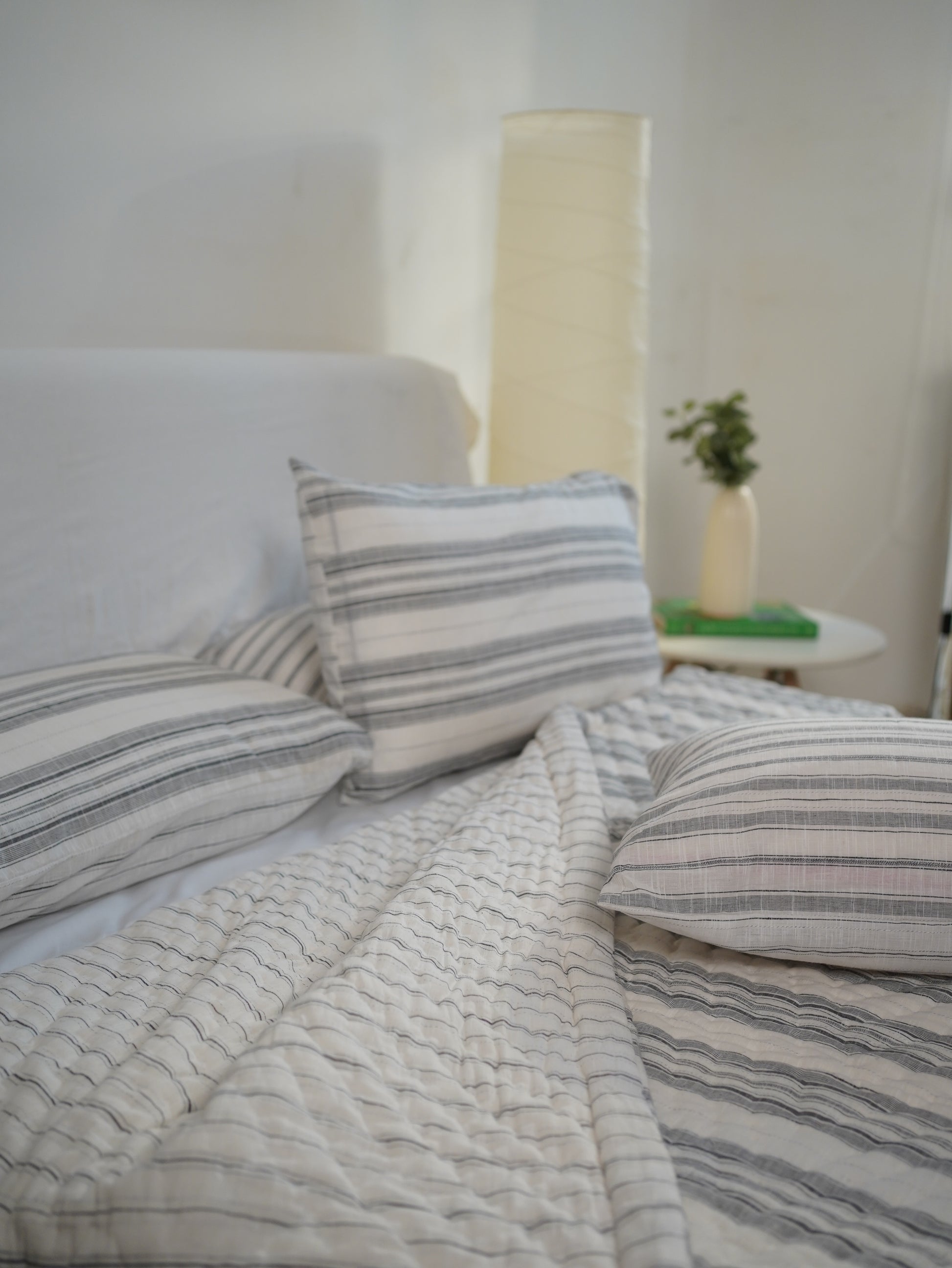 SEON REVERSIBLE QUILT - GREY